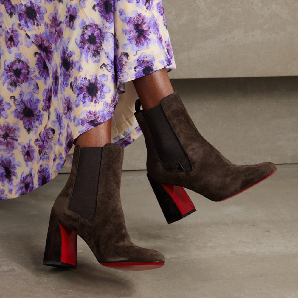 🎁🎁🎁Christian Louboutin Brown Heeled Boots with Red Accents. Suede size 7